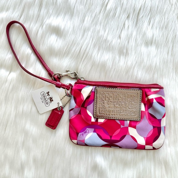 COACH LUXURY WRISTLET